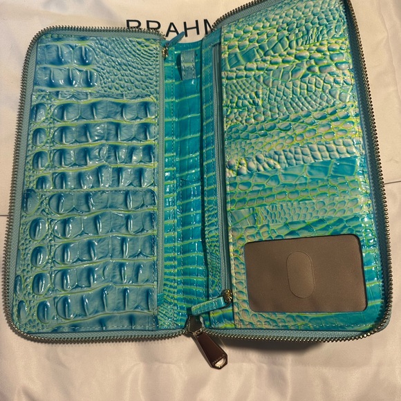 Brahmin Skylar in cotton candy - Picture 3 of 3